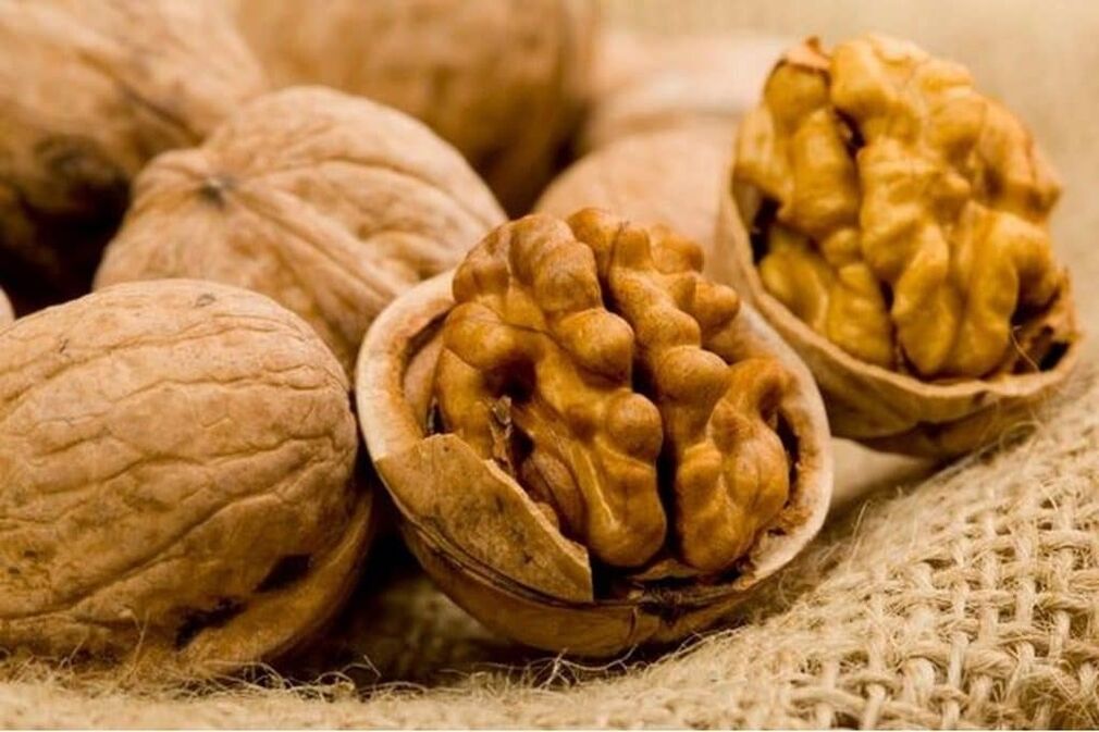 Walnuts are the leader among hazelnuts in terms of their benefits for men.